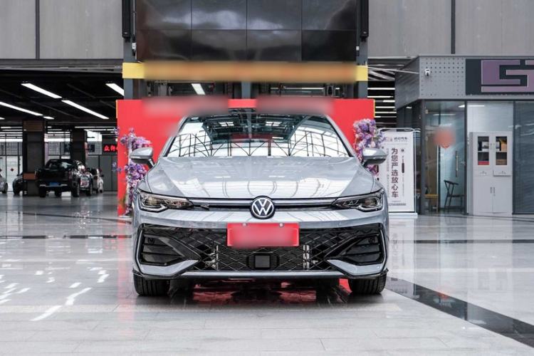 Used Volkswagen Golf 2025 Facelift 300TSI R-Line Exterior 1