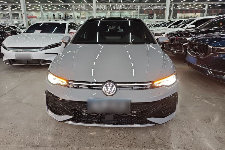 Used Volkswagen Golf 2025 Facelift 300TSI R-Line Exterior 1