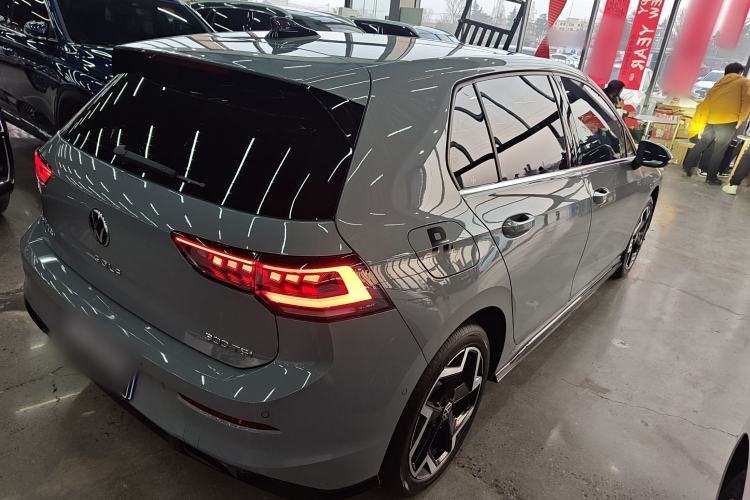 Used Volkswagen Golf 2025 Facelift 300TSI R-Line Exterior 5