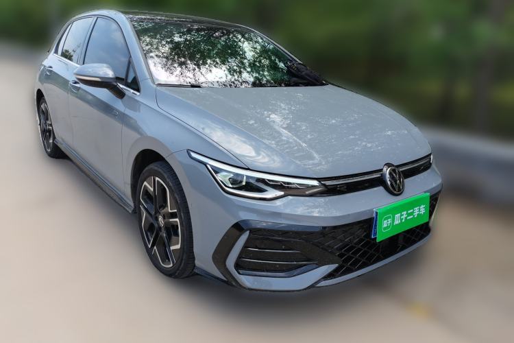 Used Volkswagen Golf 2025 Facelift 300TSI R-Line Front Right 45 Deg