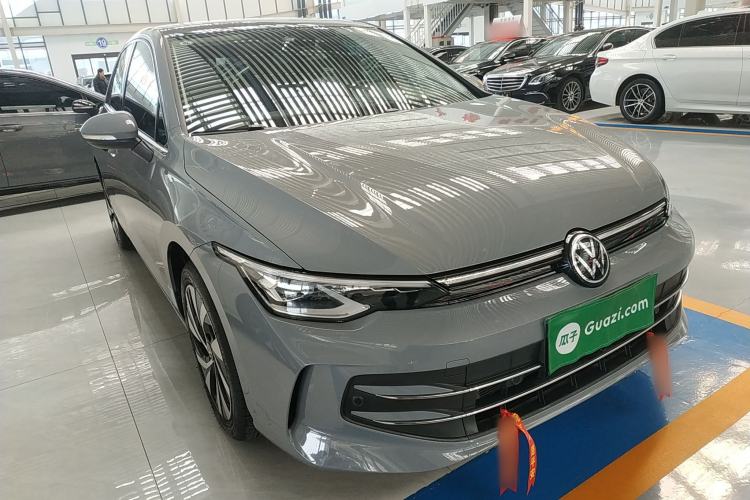 Used Volkswagen Golf 2025 Facelifted 300TSI Pro Front Right 45 Deg