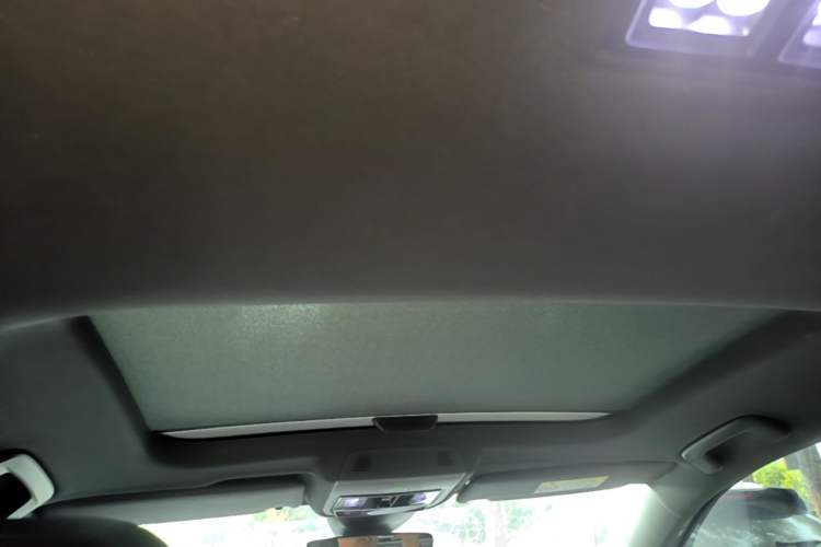 Used Volkswagen Golf 2025 300TSI R-Line Headliner