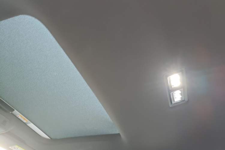 Used Volkswagen Golf 2025 300TSI R-Line Headliner