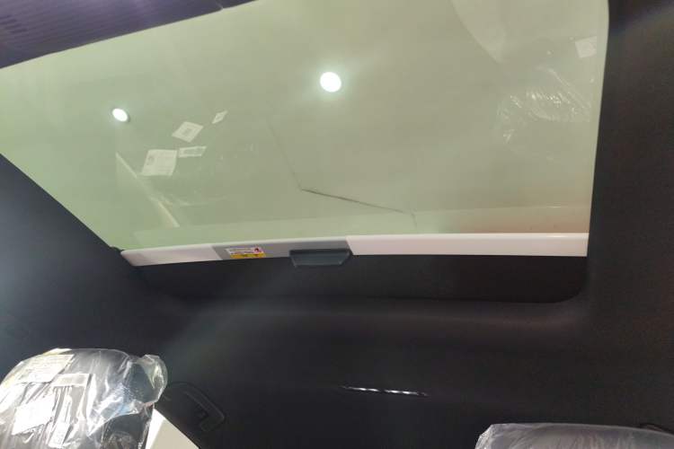 Used Volkswagen Golf 2025 Facelift 300TSI R-Line Headliner