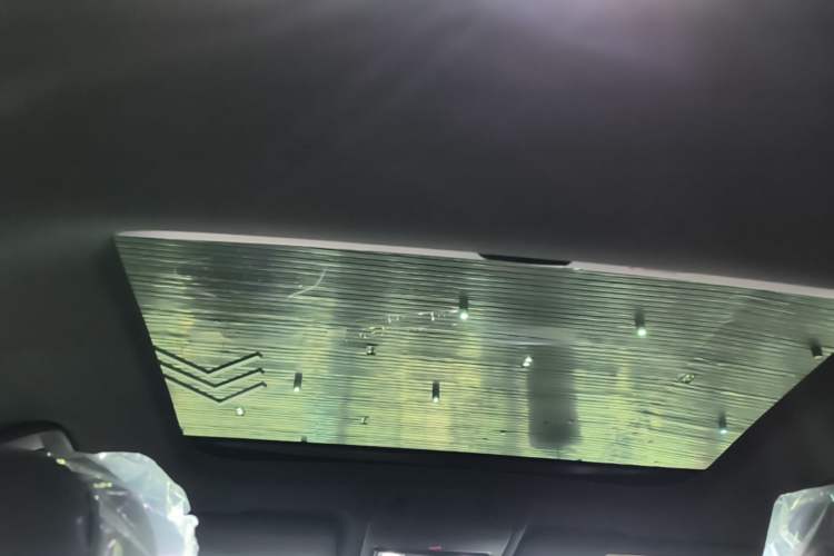 Used Volkswagen Golf 2025 Facelift 300TSI R-Line Headliner