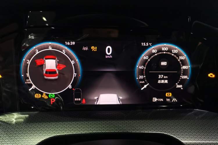 Used Volkswagen Golf 2025 Facelift 300TSI R-Line Instrument Cluster