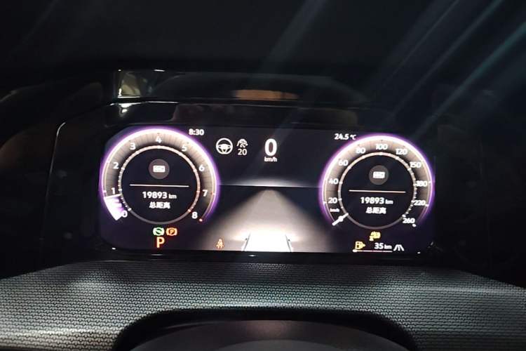 Used Volkswagen Golf 2025 Facelift 300TSI R-Line Instrument Cluster