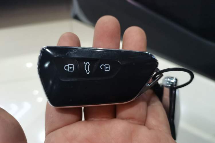 Used Volkswagen Golf 2025 Facelift 300TSI R-Line Interior 1