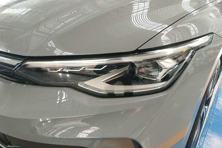 Used Volkswagen Golf 2025 Facelifted 300TSI Pro Left Front Headlight