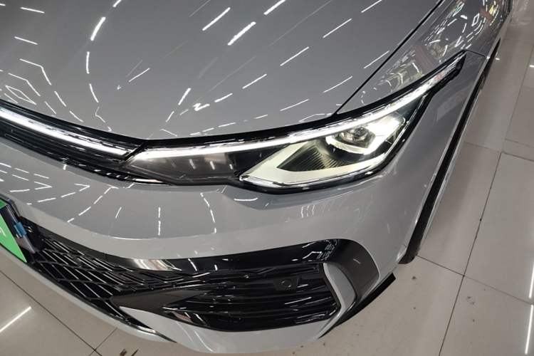 Used Volkswagen Golf 2025 Facelift 300TSI R-Line Left Front Headlight