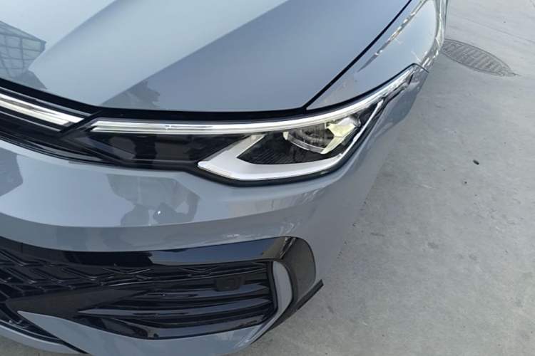 Used Volkswagen Golf 2025 Facelift 300TSI R-Line Left Front Headlight