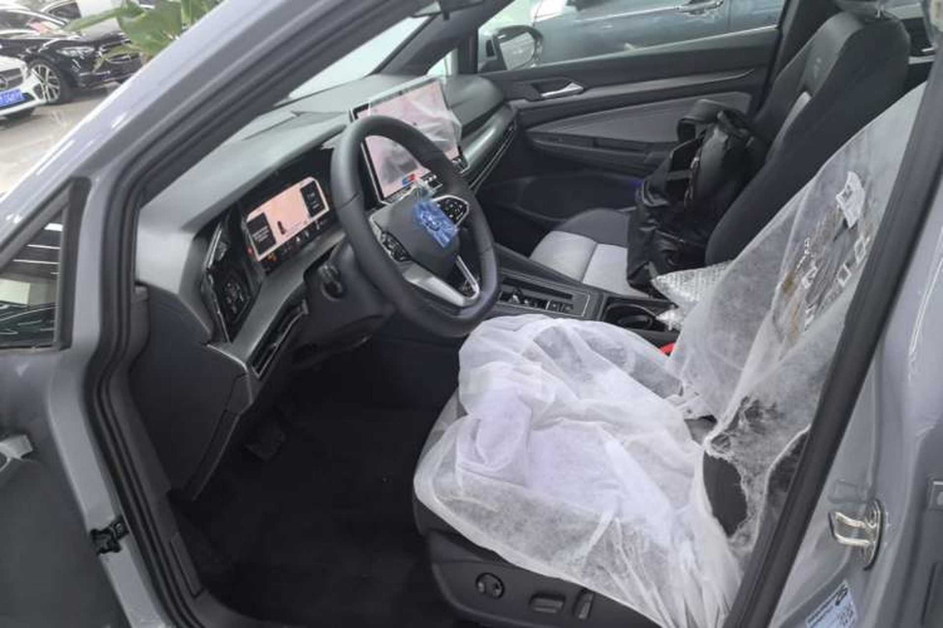 Used Volkswagen Golf 2025 Facelift 300TSI R-Line Left Front Seat