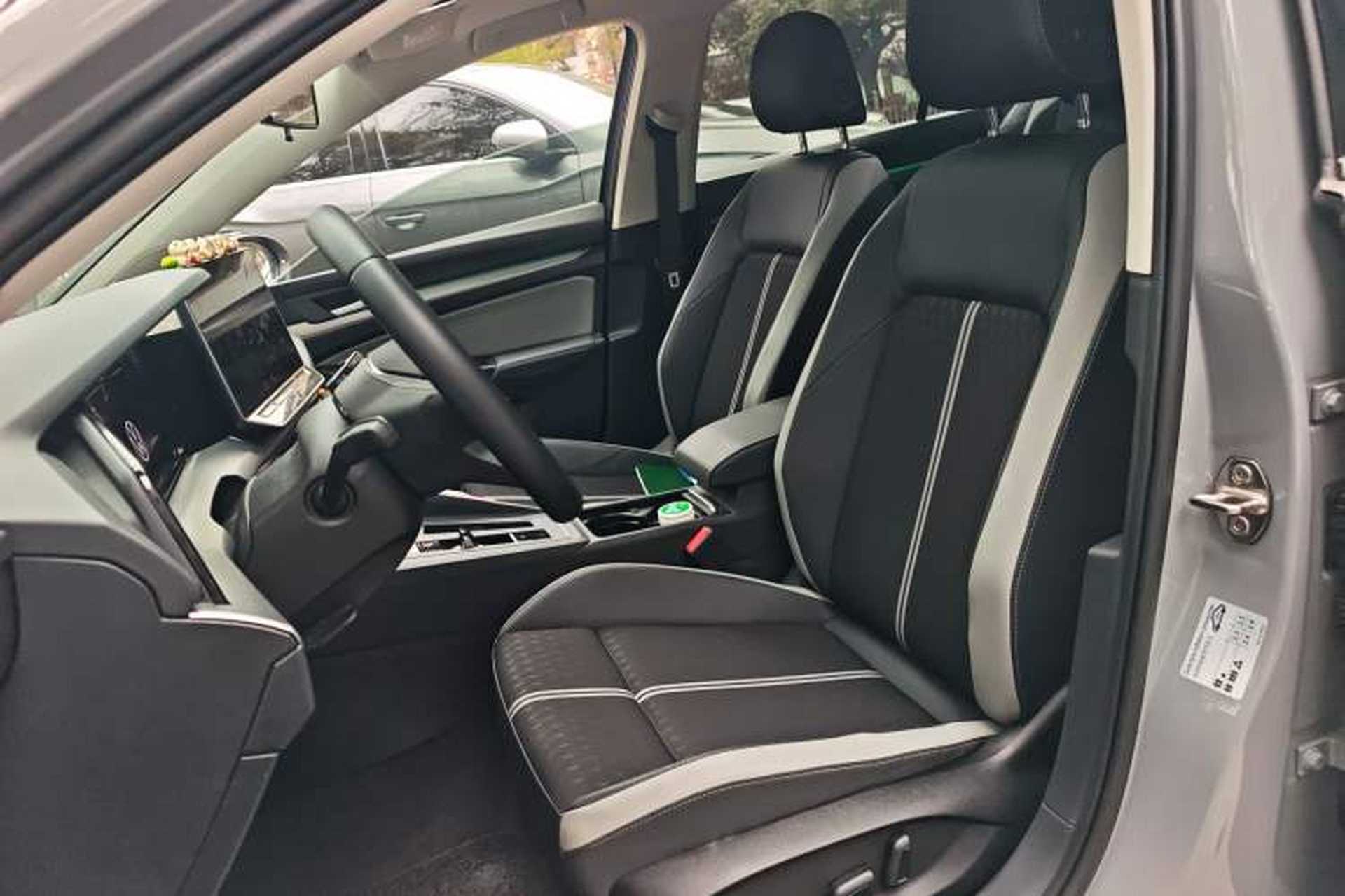 Used Volkswagen Golf 2025 300TSI Pro Left Front Seat