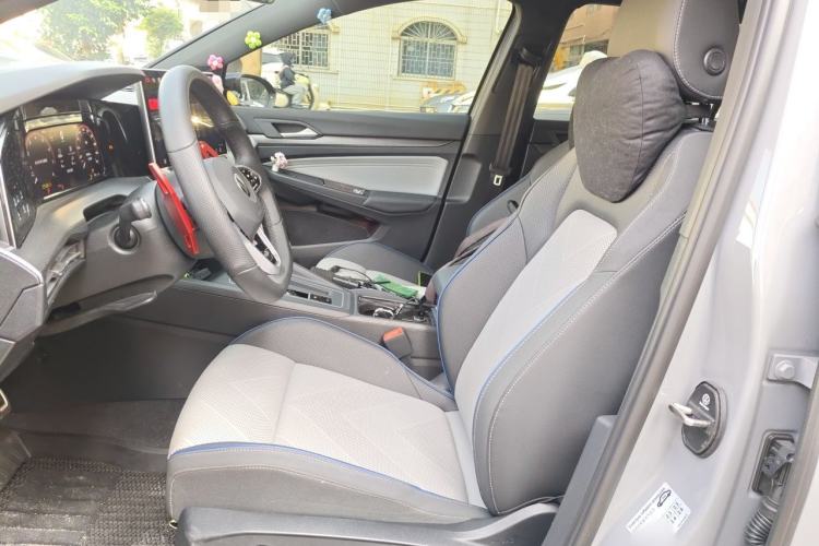 Used Volkswagen Golf 2025 300TSI R-Line Left Front Seat