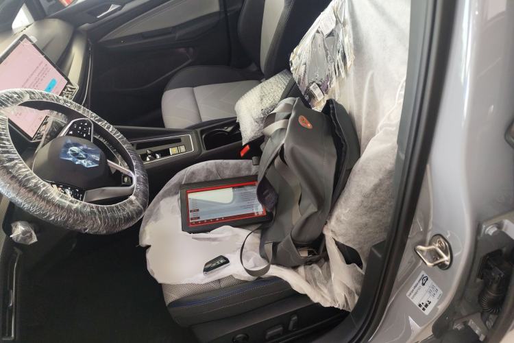 Used Volkswagen Golf 2025 Facelift 300TSI R-Line Left Front Seat