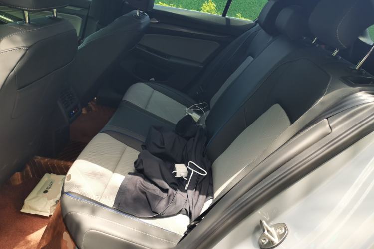 Used Volkswagen Golf 2025 Facelift 300TSI R-Line Left Rear Seat