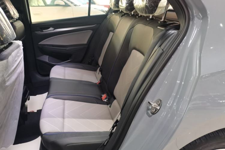 Used Volkswagen Golf 2025 Facelift 300TSI R-Line Left Rear Seat
