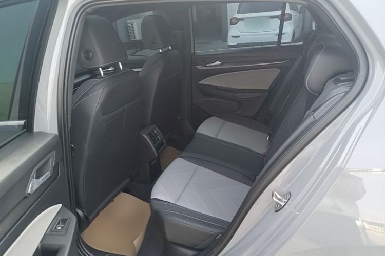 Used Volkswagen Golf 2025 Facelift 300TSI R-Line Left Rear Seat