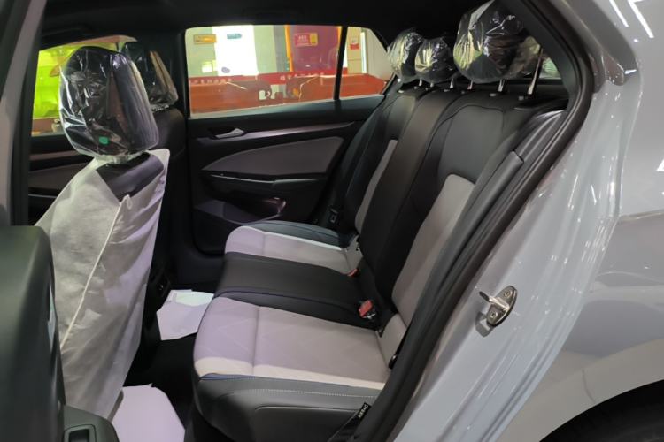 Used Volkswagen Golf 2025 Facelift 300TSI R-Line Left Rear Seat