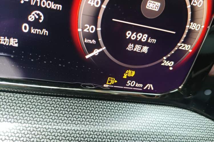 Used Volkswagen Golf 2025 300TSI R-Line Odometer Close Up