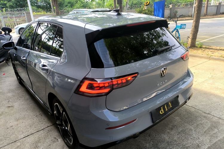 Used Volkswagen Golf 2025 300TSI R-Line Rear Left 45 Deg