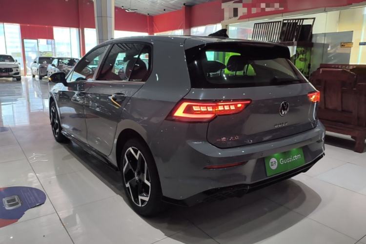 Used Volkswagen Golf 2025 Facelift 300TSI R-Line Rear Left 45 Deg