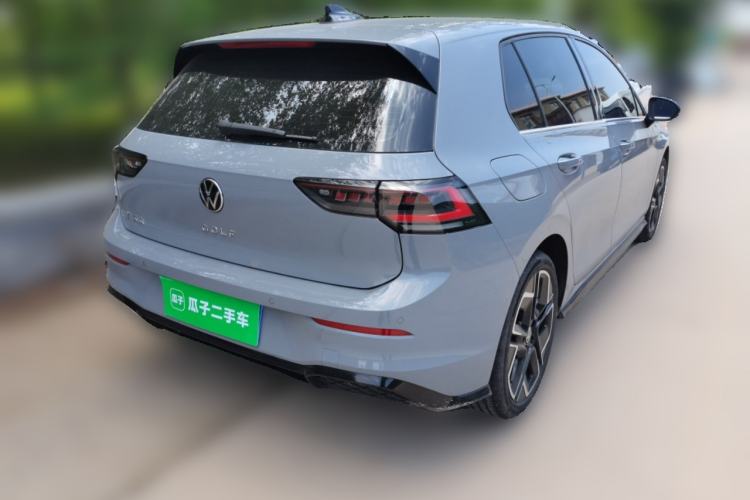 Used Volkswagen Golf 2025 Facelift 300TSI R-Line Rear Right 45 Deg