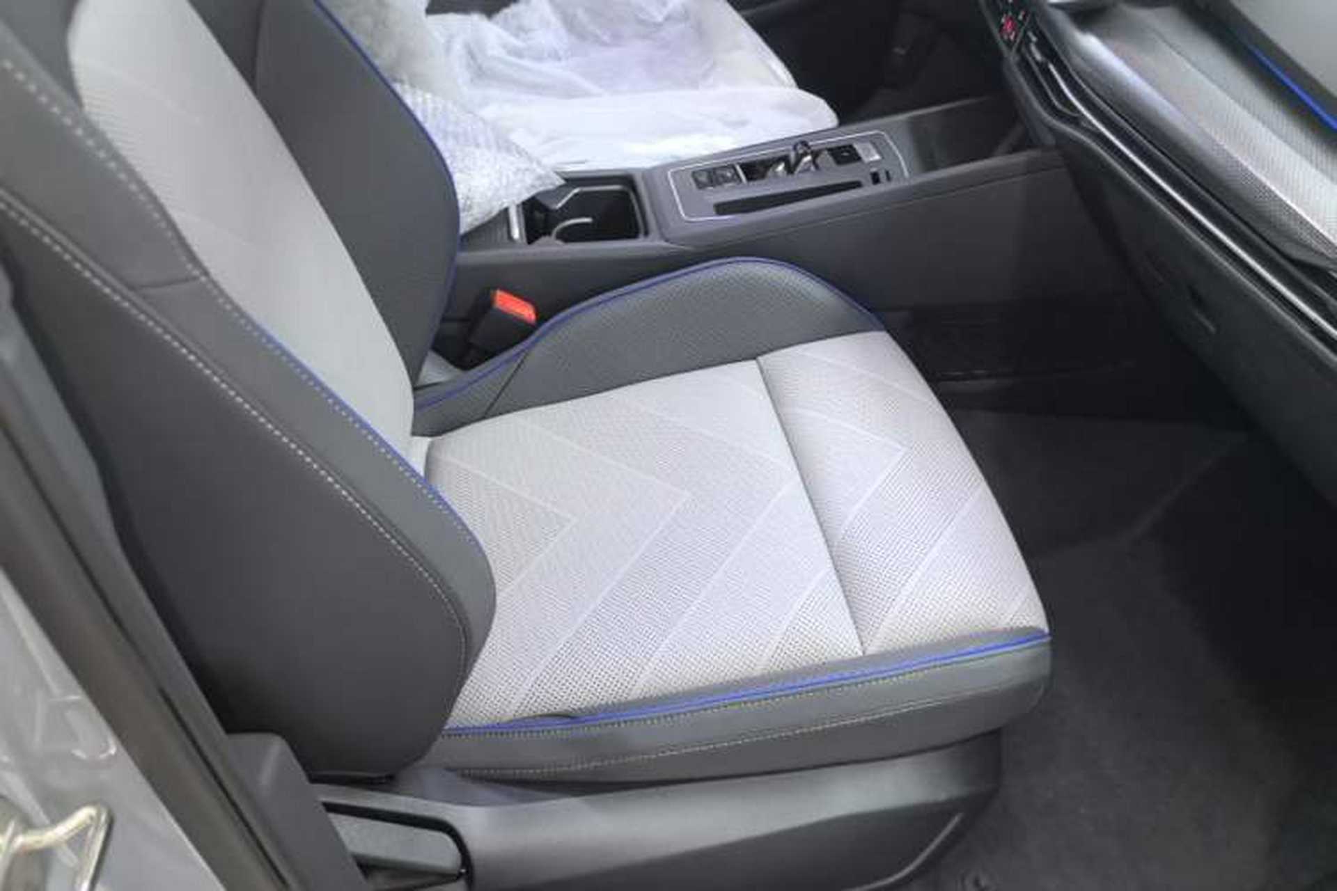Used Volkswagen Golf 2025 Facelift 300TSI R-Line Right Front Seat