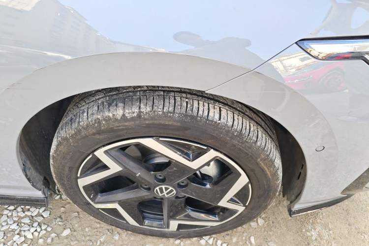 Used Volkswagen Golf 2025 300TSI R-Line Right Front Wheel Hub