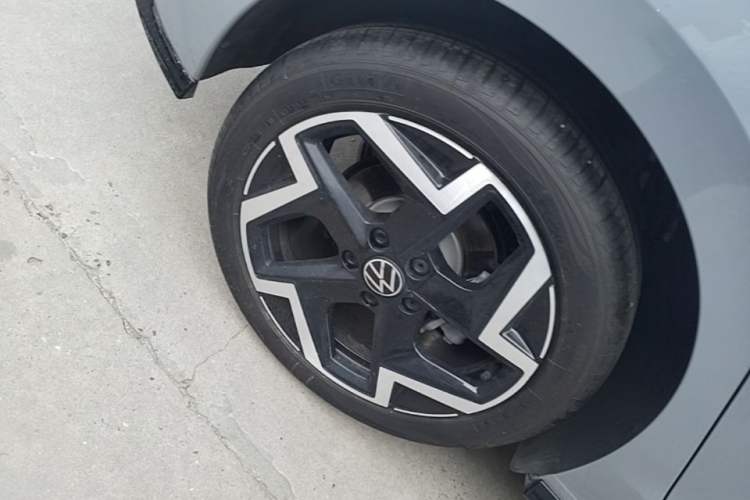 Used Volkswagen Golf 2025 Facelift 300TSI R-Line Right Rear Wheel Hub