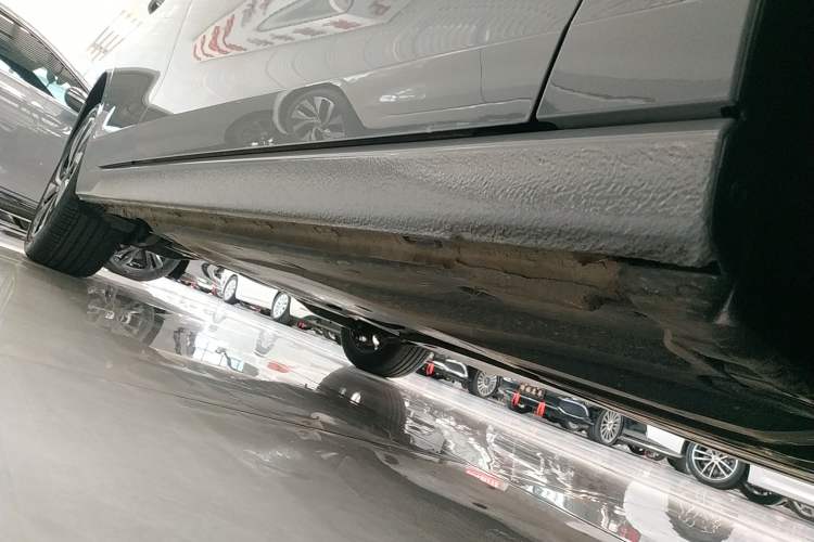 Used Volkswagen Golf 2025 Facelifted 300TSI Pro Right Side Sill