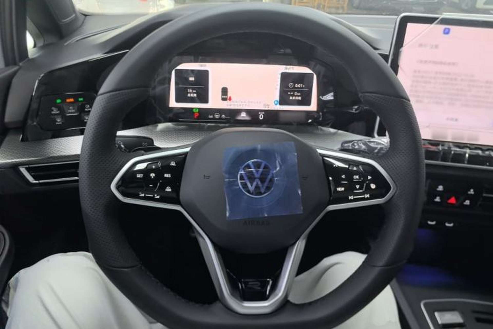 Used Volkswagen Golf 2025 Facelift 300TSI R-Line Steering Wheel