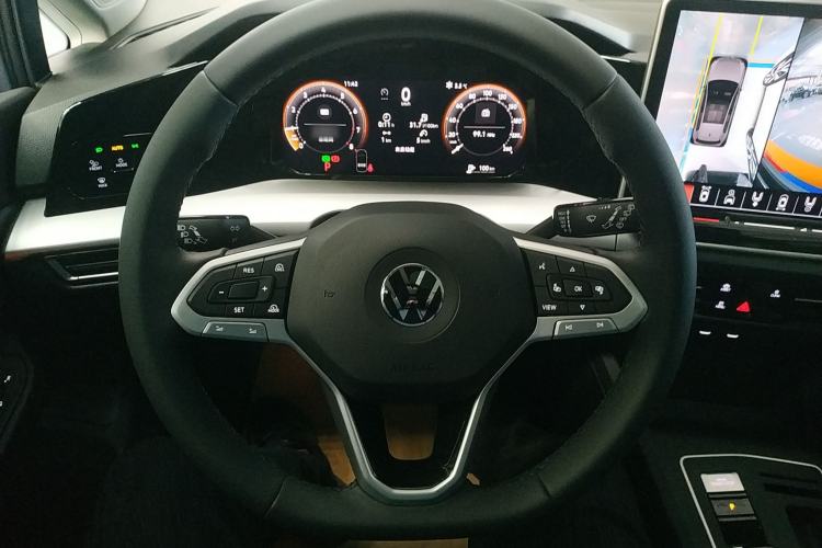 Used Volkswagen Golf 2025 Facelifted 300TSI Pro Steering Wheel