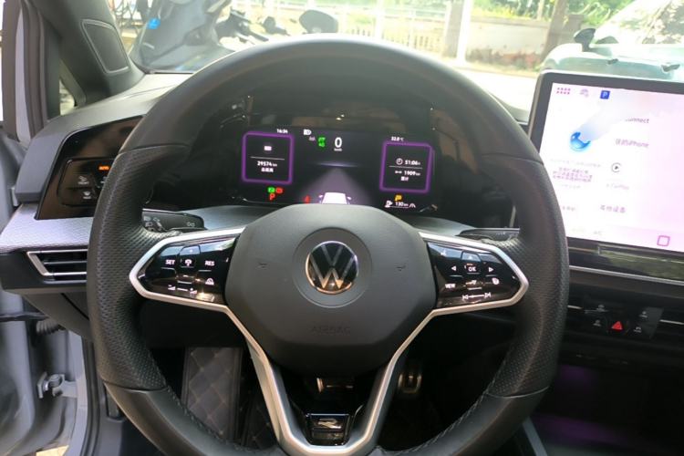 Used Volkswagen Golf 2025 300TSI R-Line Steering Wheel