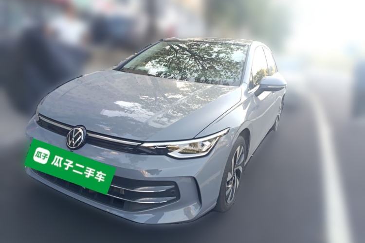 Volkswagen Golf 2025 300TSI Pro