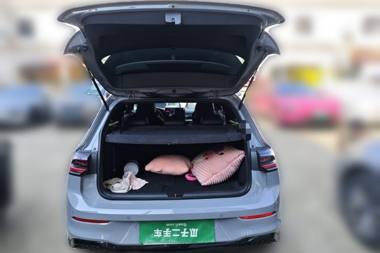 Used Volkswagen Golf 2025 300TSI R-Line Trunk