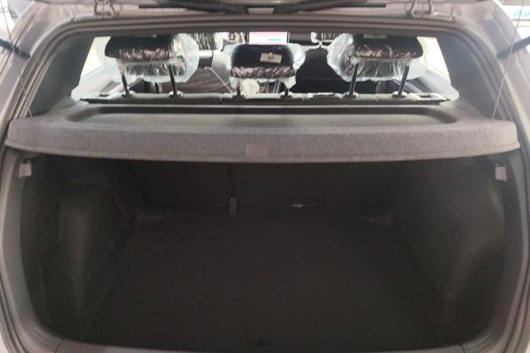 Used Volkswagen Golf 2025 Facelift 300TSI R-Line Trunk