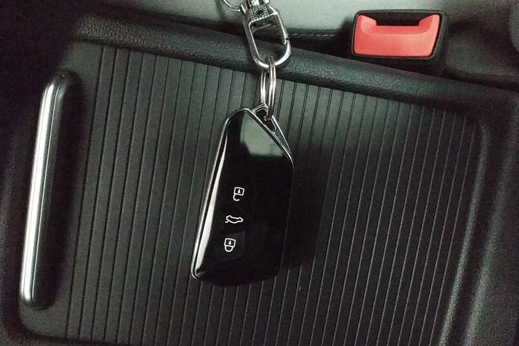 Used Volkswagen Golf 2025 Facelifted 300TSI Pro Vehicle Key