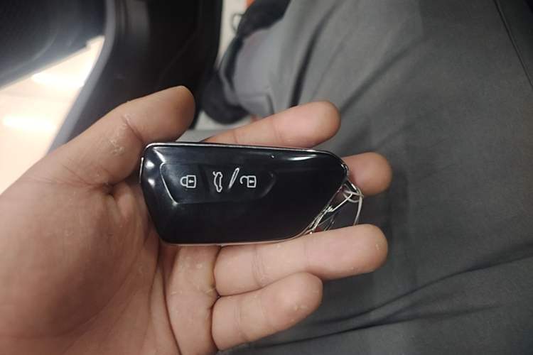 Used Volkswagen Golf 2025 Facelift 300TSI R-Line Vehicle Key