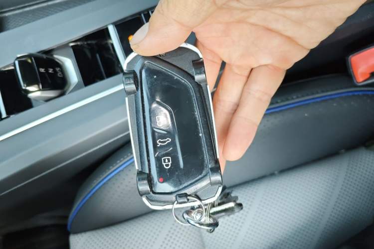 Used Volkswagen Golf 2025 300TSI R-Line Vehicle Key