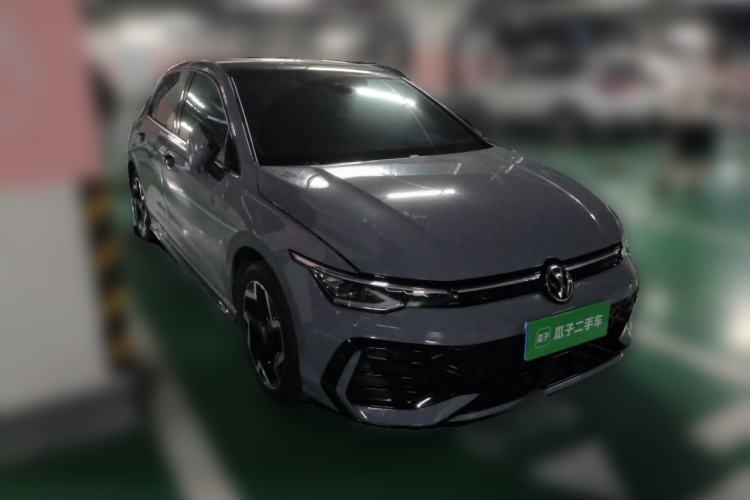 Used Volkswagen Golf 2025 Facelift 300TSI R-Line Front Right 45 Deg