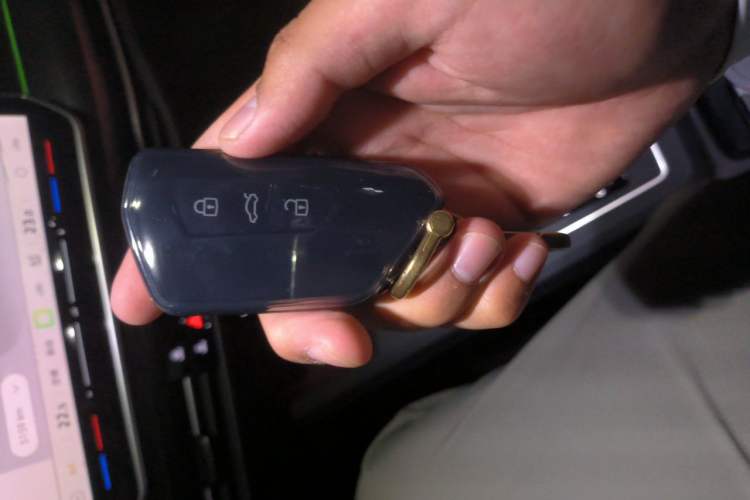 Used Volkswagen Golf 2025 Facelift 300TSI R-Line Vehicle Key