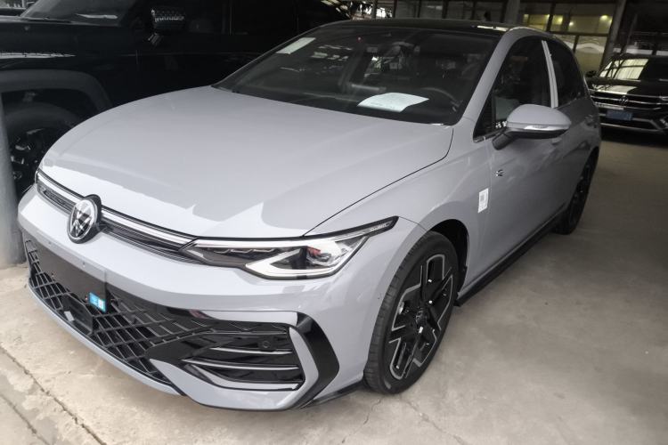 Volkswagen Golf 2025 300TSI R-Line