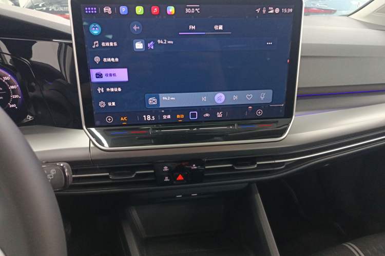 Used Volkswagen Golf 2025 Facelifted 300TSI Pro Audio And AC Panel