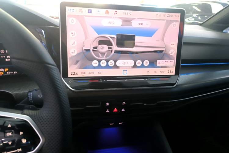 Used Volkswagen Golf 2025 300TSI R-Line Audio And AC Panel