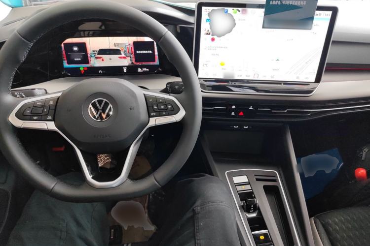 Used Volkswagen Golf 2025 Facelifted 300TSI Pro Center Console