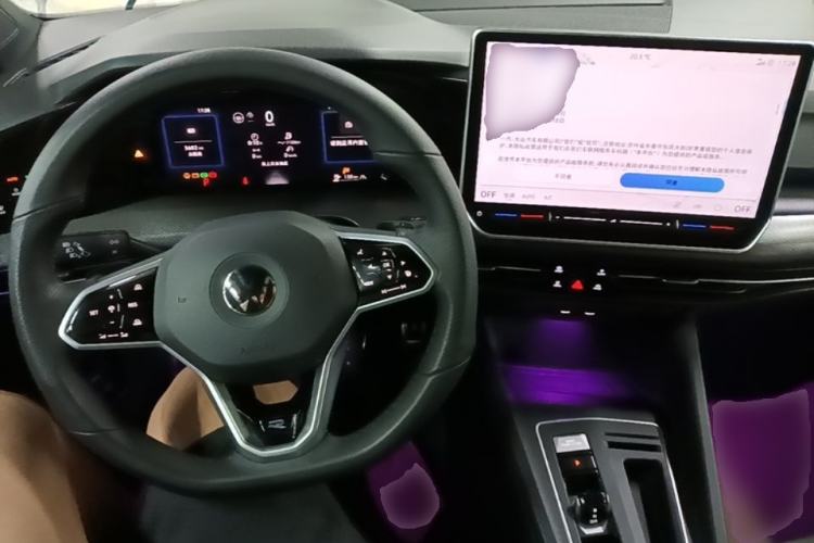 Used Volkswagen Golf 2025 300TSI R-Line Center Console
