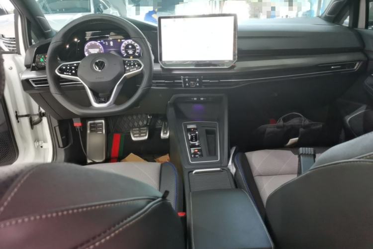 Used Volkswagen Golf 2025 300TSI R-Line Center Console
