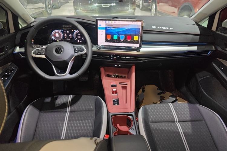 Used Volkswagen Golf 2025 300TSI Pro Center Console