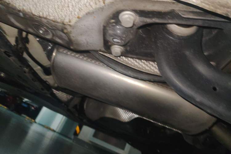 Used Volkswagen Golf 2025 300TSI R-Line Chassis Rear Left